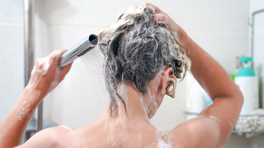 Догляд за волоссям: секрети краси та здоров’я